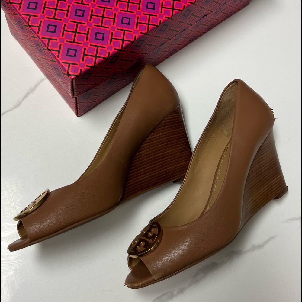 Tory Burch Shoes Tory Burch Selma Peep-Toe Logo Wedge In Taupe